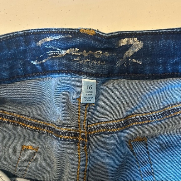 Seven7 Plus Size 16 Weekend Shorts Dark Wash Denim Mid Rise Stretch Jean Shorts - Picture 4 of 7